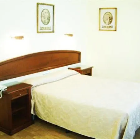 Cardinal Hotel