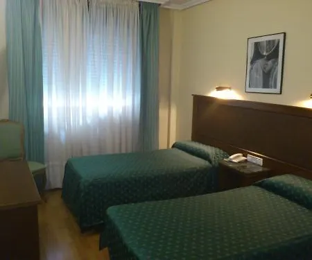 Hotel Cardinal *